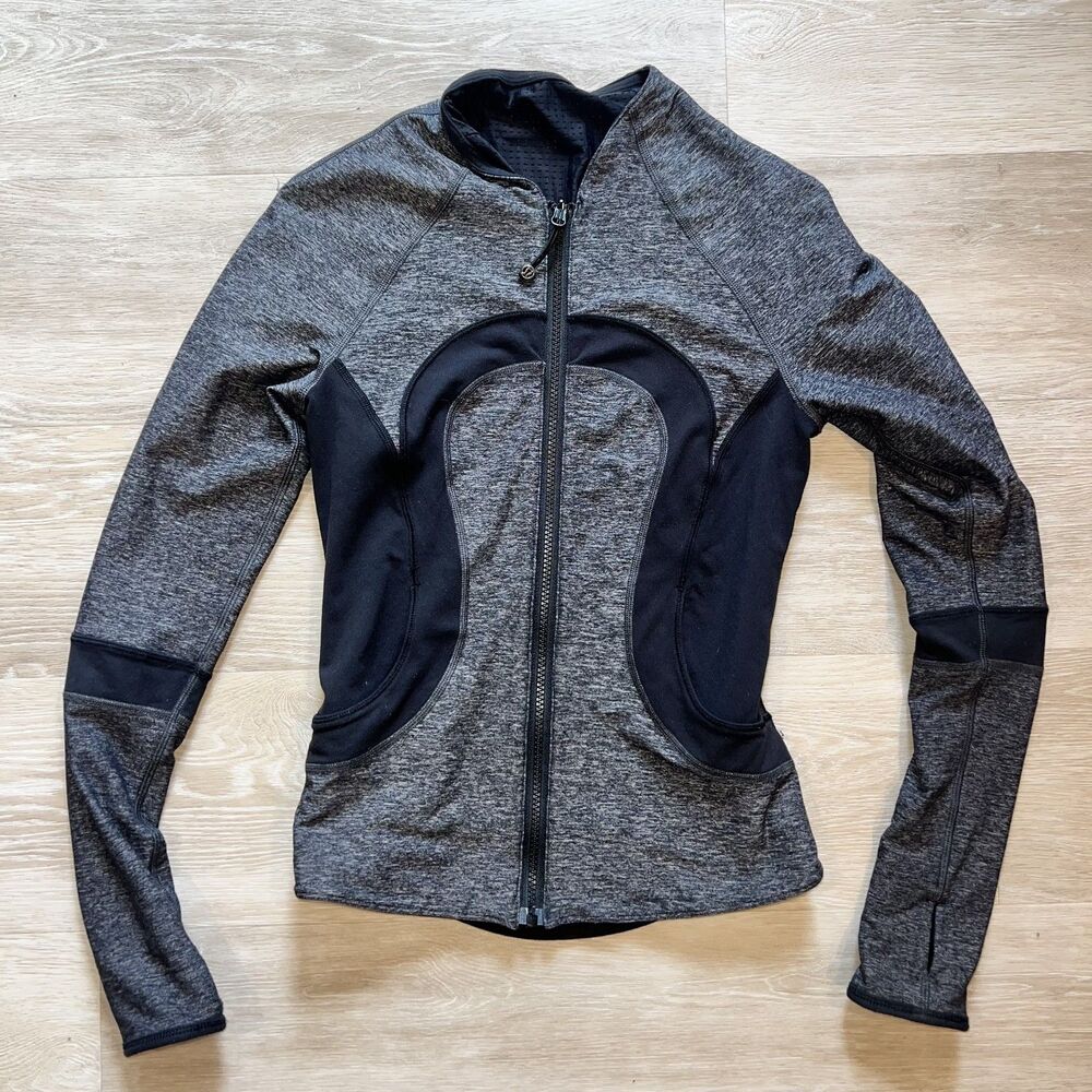 Lululemon Find Your Bliss Reversible Jacket Grey & Black Size 4